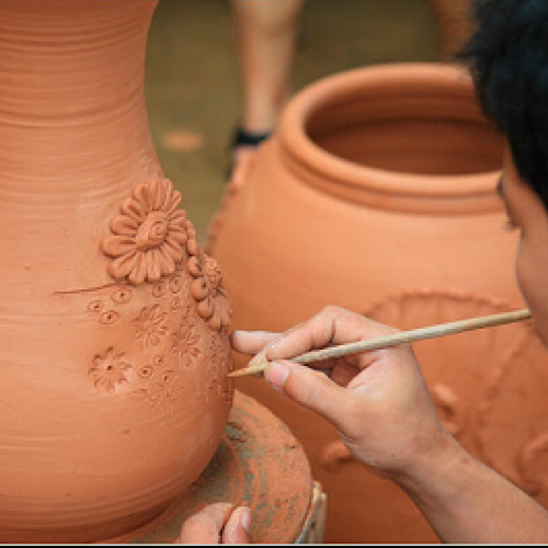 Bat Trang Pottery village half day tour