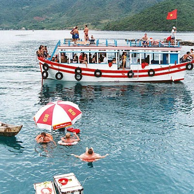 Nha Trang Bay one day boat tour