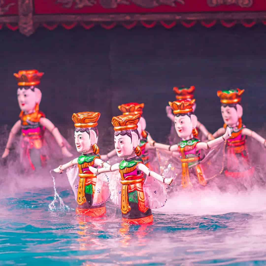 water-puppet-show-dinner-on-boat-in-saigon